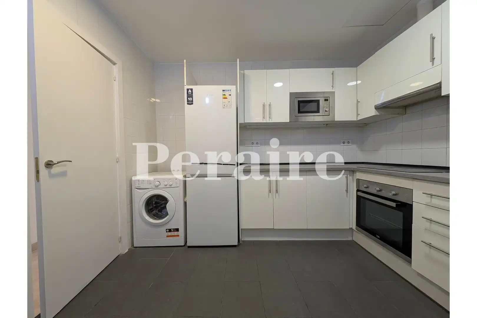 Flat with terrace to rent in Calle Rocafort 80, imagen 2