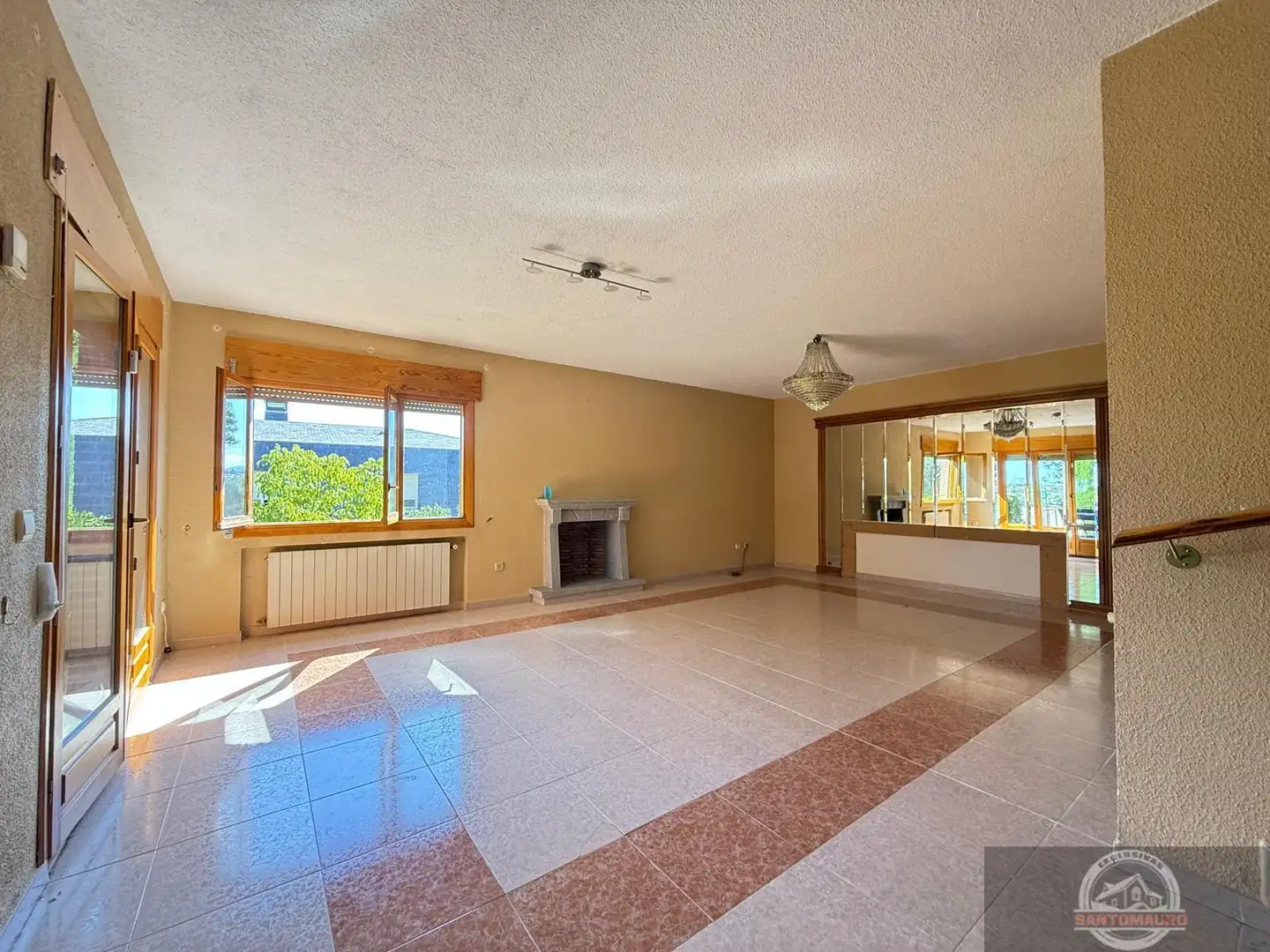 Sala d'estar de Casa o xalet en venda en Galapagar amb Calefacció, Terrassa i Traster