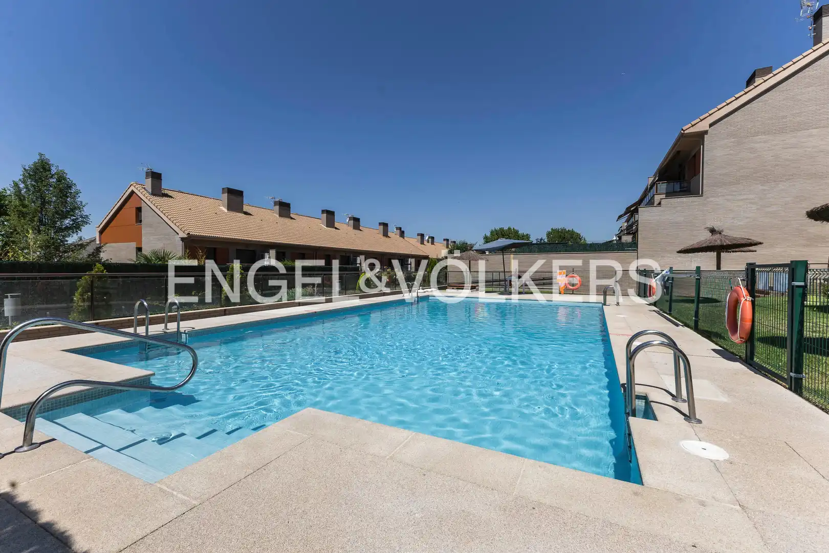Piscina de Casa o chalet en venta en San Agustín del Guadalix con Aire acondicionado, Calefacción y Jardín privado