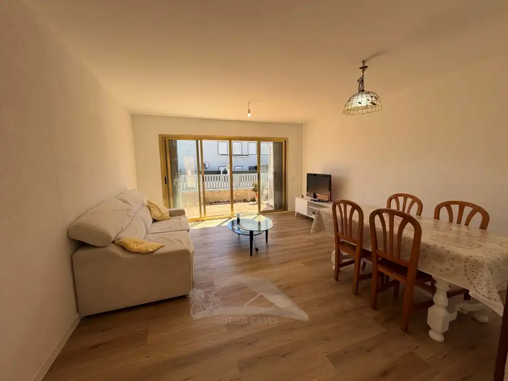 Sala d'estar de Casa o xalet en venda en Cambrils amb Piscina comunitària
