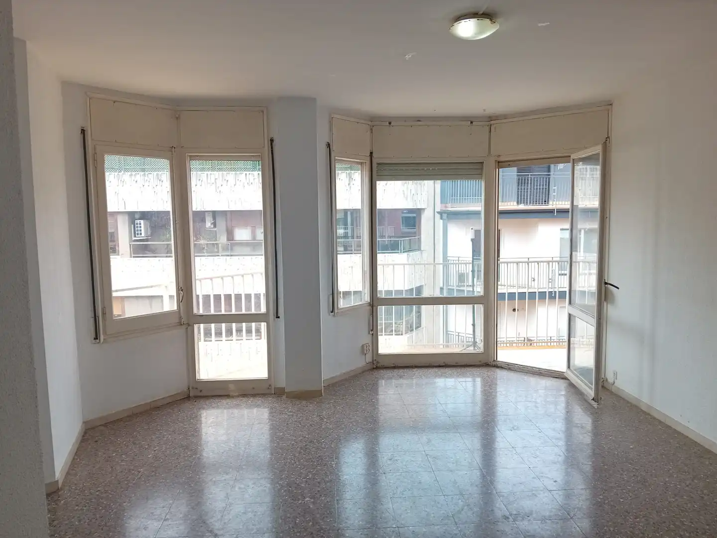 Living room of Flat for sale in Girona  with Heating, Terrace and Alarm