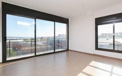 Bedroom of Flat for sale in Terrassa  with Air Conditioner and Balcony