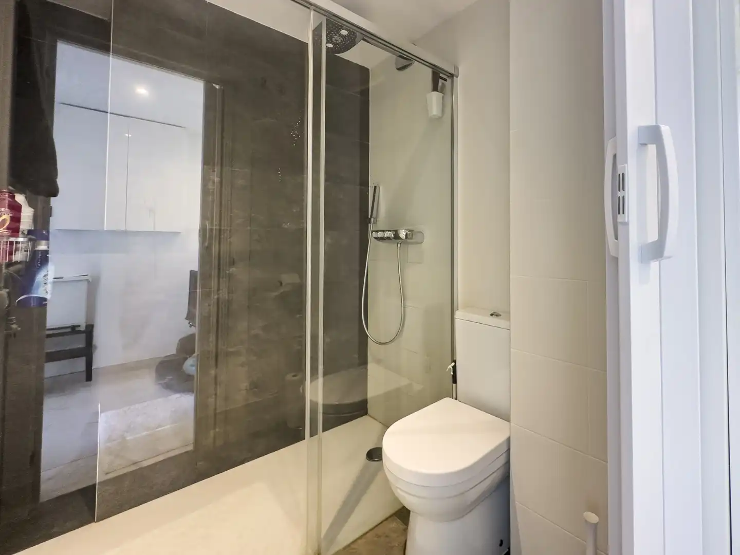 Baño de Ático en venta en Estepona con Calefacción, Terraza y Trastero