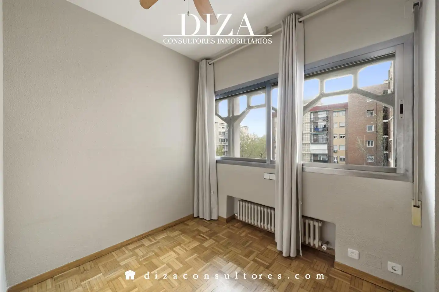 Bedroom of Flat for sale in Madrid  with Air Conditioner, Heating and Terrace