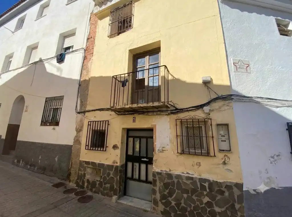 Exterior view of Houses for sale in Baza
