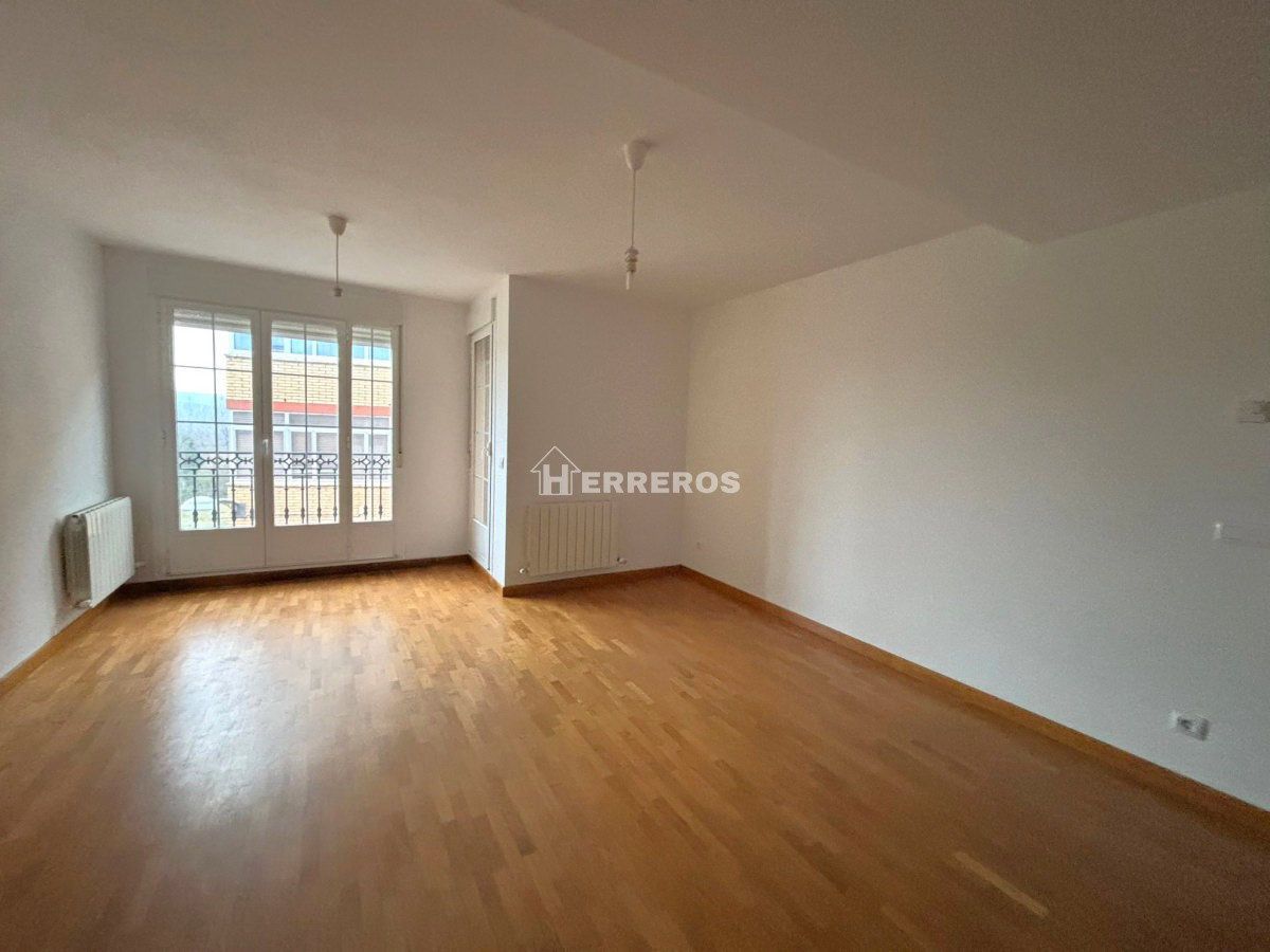 Bedroom of Flat for sale in Uruñuela  with Heating, Parquet flooring and Terrace