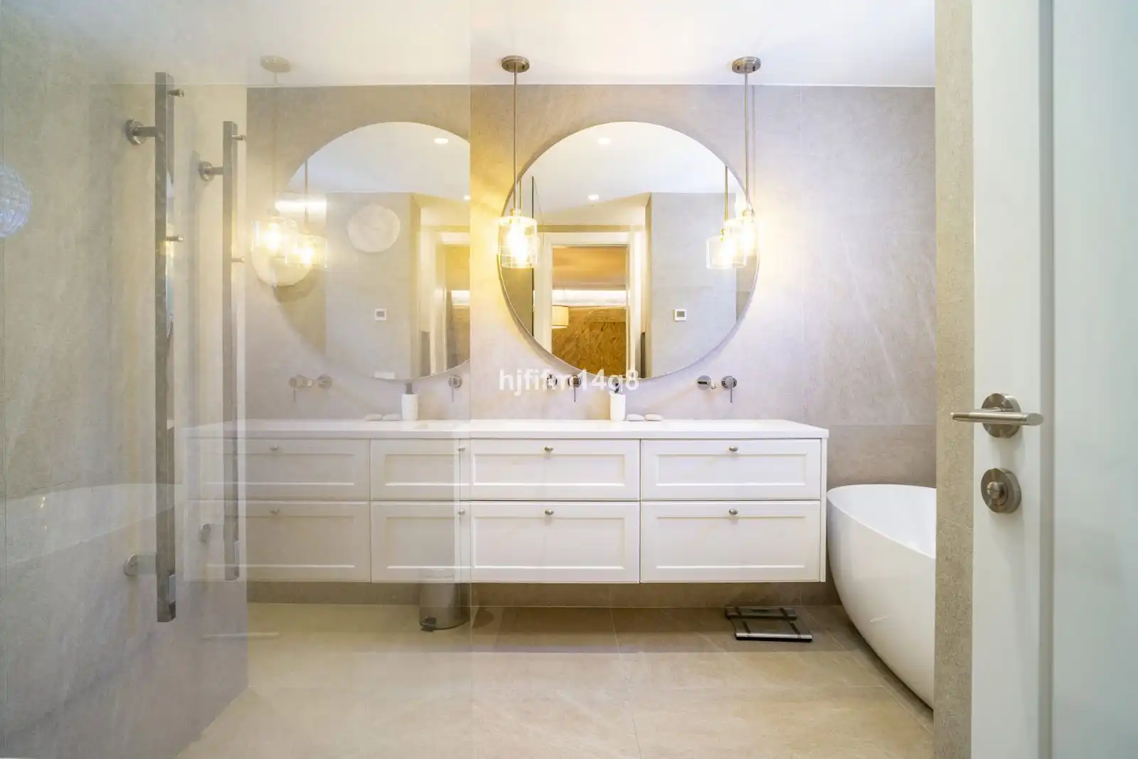 Baño de Piso en venta en Marbella con Aire acondicionado, Trastero y Amueblado