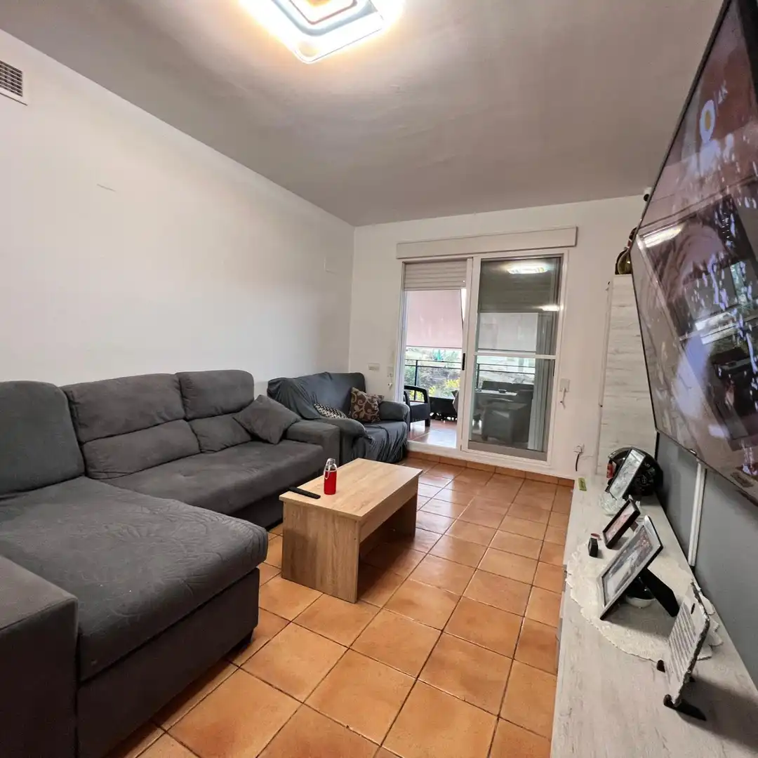 Wohnzimmer von Einfamilien-Reihenhaus zum Verkauf in Chiva mit Heizung, Abstellraum und Balkon