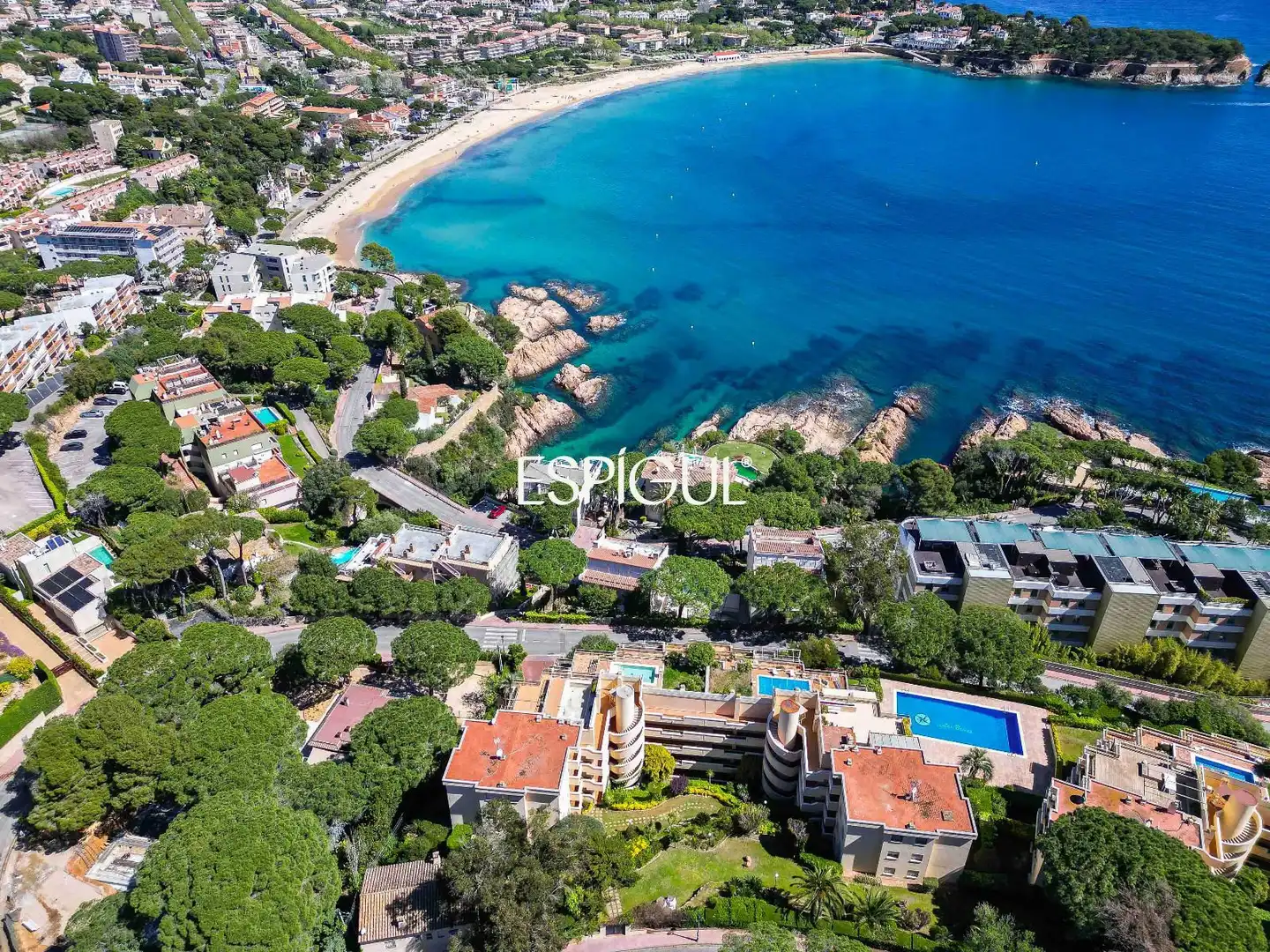 Außenansicht von Wohnung zum Verkauf in Sant Feliu de Guíxols mit Klimaanlage, Heizung und Terrasse