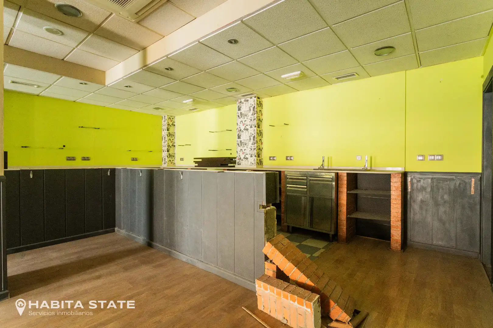 Cocina de Local en venta en Almería