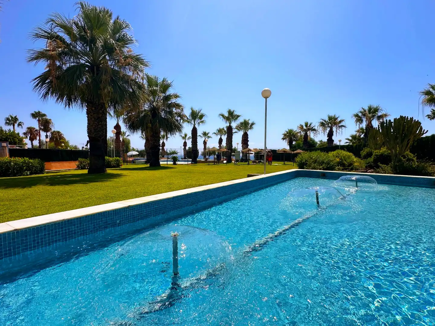 Piscina de Planta baixa en venda en Orihuela amb Aire condicionat, Jardí privat i Terrassa