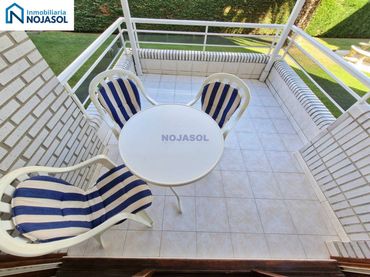 Apartament amb balcó en venda a Calle las viñas