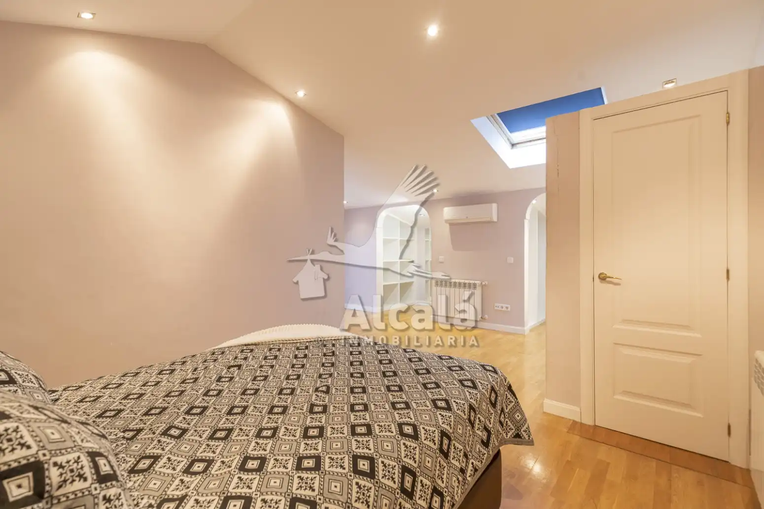 Habitación de Ático en venta en Alcalá de Henares con Aire acondicionado, Calefacción y Terraza