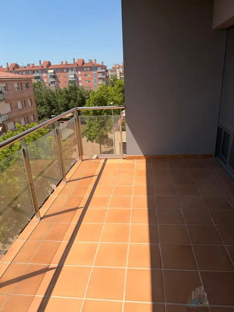 Terrasse von Wohnung zum Verkauf in Salt mit Klimaanlage und Heizung