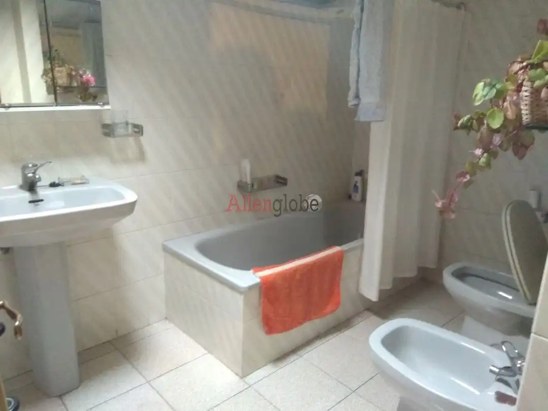 Baño de Casa o chalet en venta en Nava con Calefacción, Terraza y Balcón