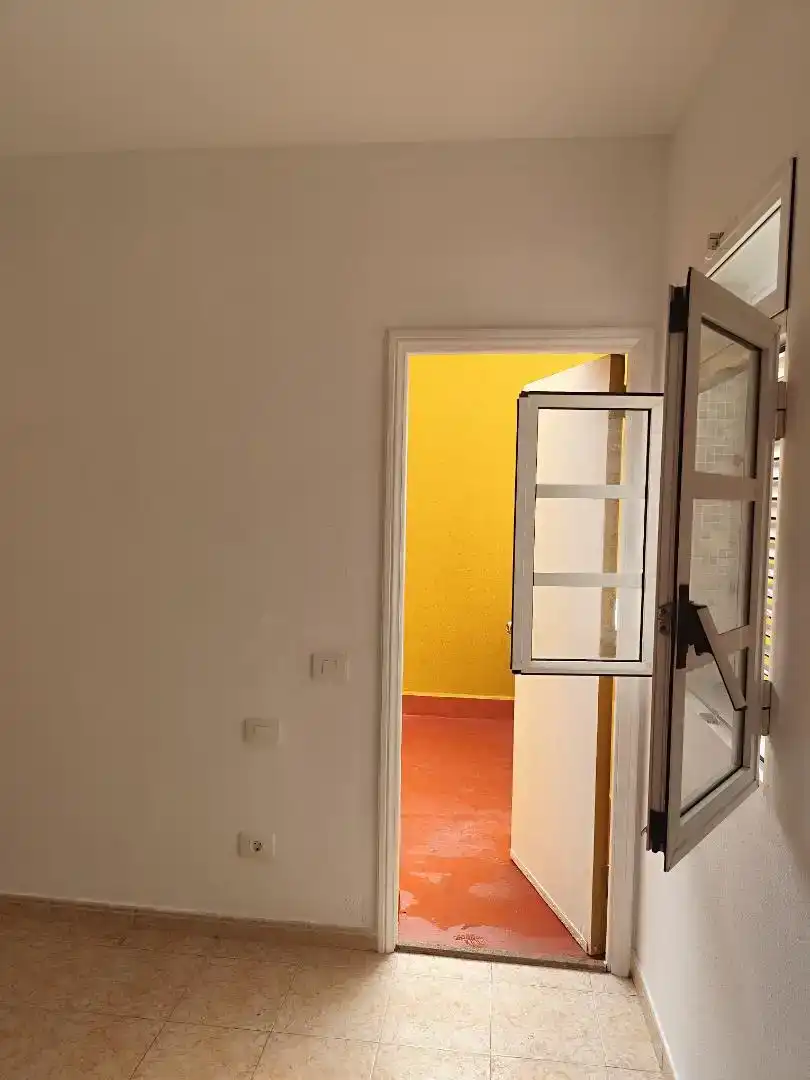 Maisonette zum Verkauf in Telde mit Abstellraum, Ofen und Balkon