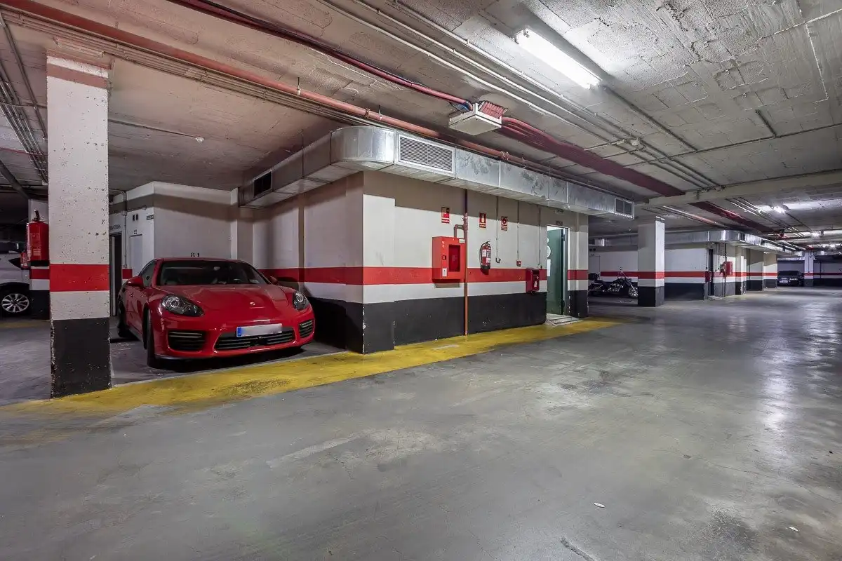 Flat for rent in Avenida DE LA ILUSTRACION, Campus de la Salud