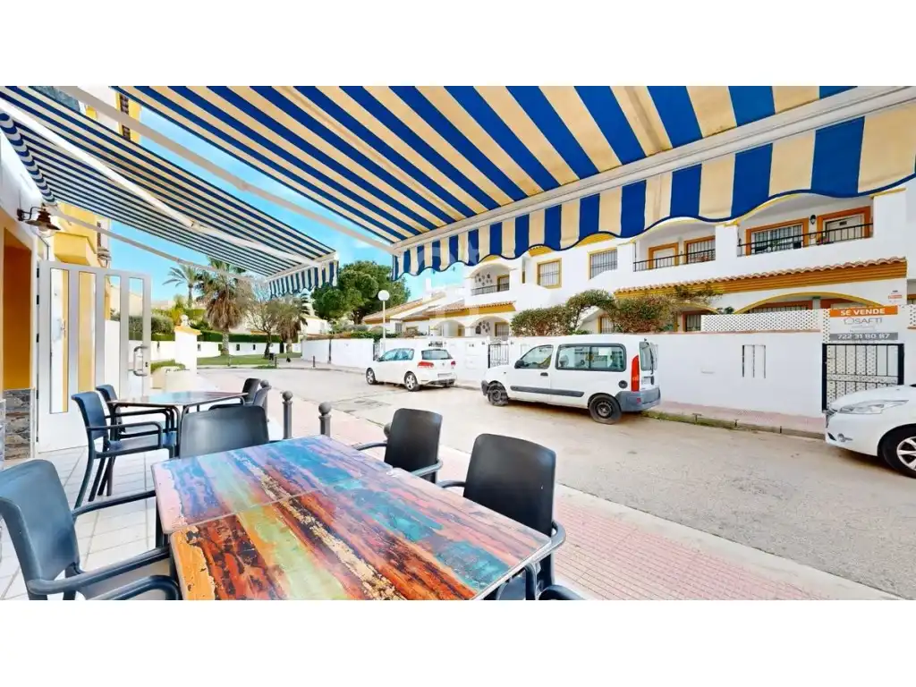 Vista exterior de Local en venta en Oliva