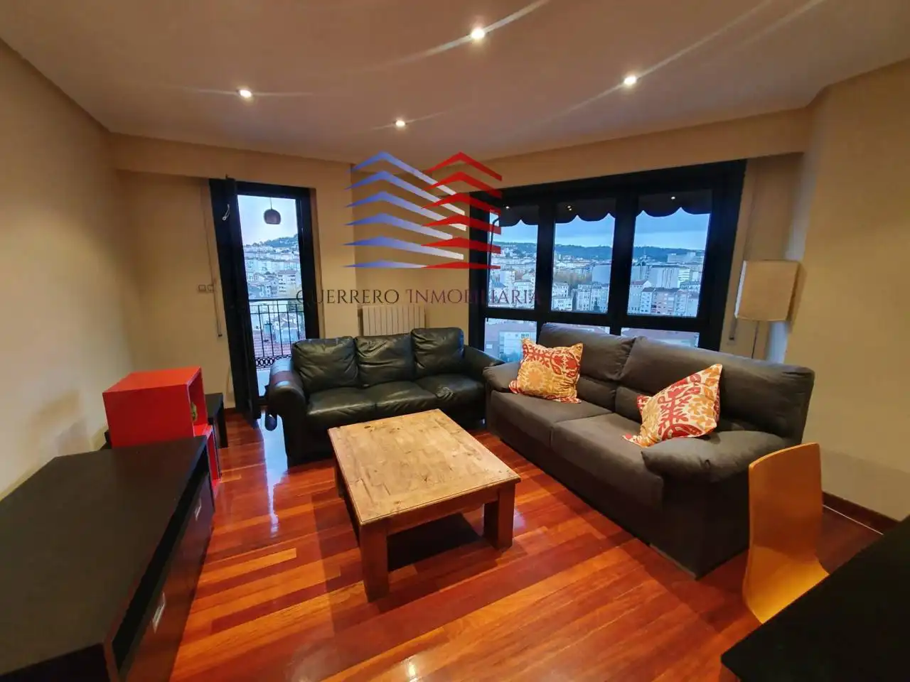 Wohnzimmer von Wohnung zur Miete in Ourense Capital  mit Heizung, Parkett und Terrasse