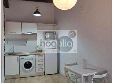 Photo 3 of Study to rent in Feria, Sevilla