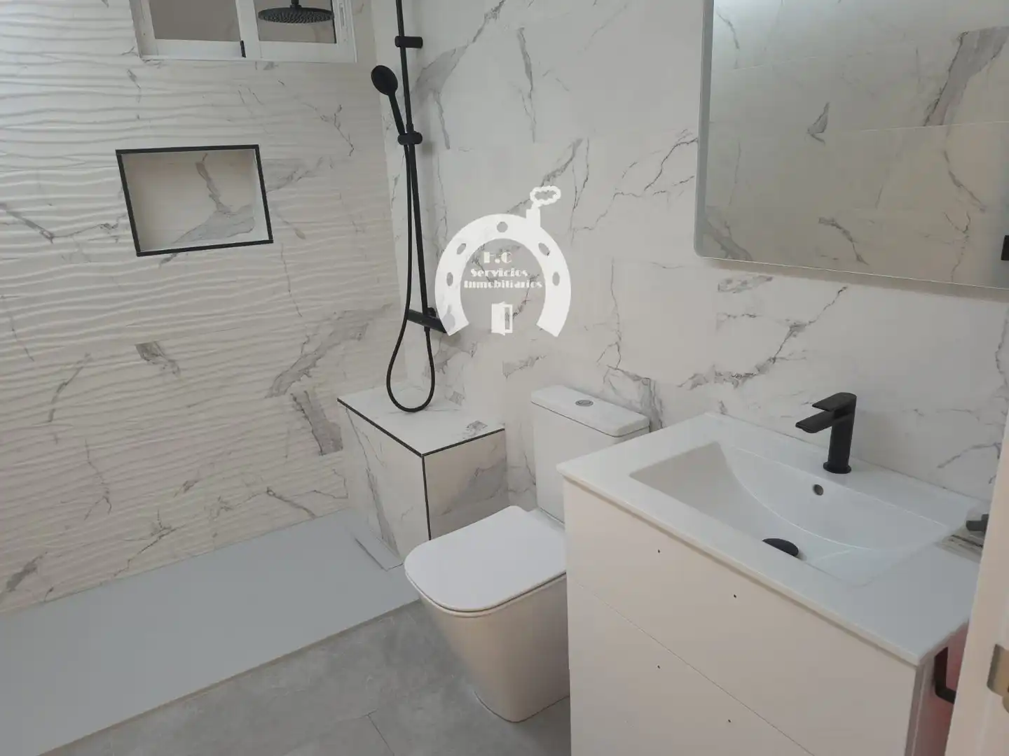 Badezimmer von Haus oder Chalet zum Verkauf in Elche / Elx mit Klimaanlage