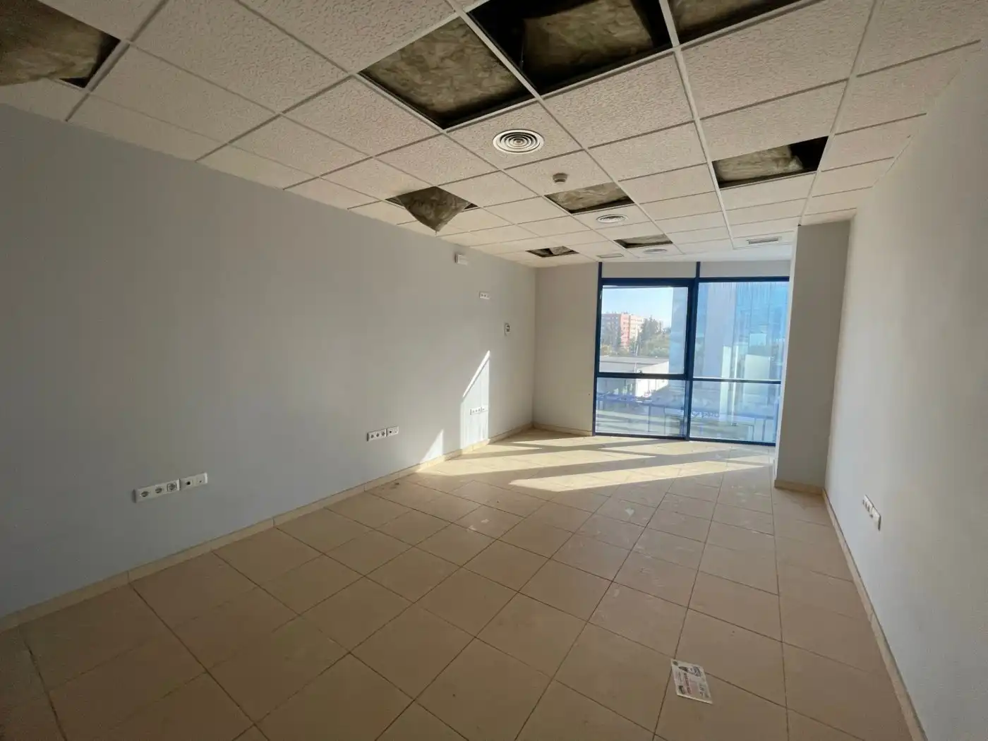 Oficina en venta en Calle Astronomía, 1, San Jerónimo - La Bachillera