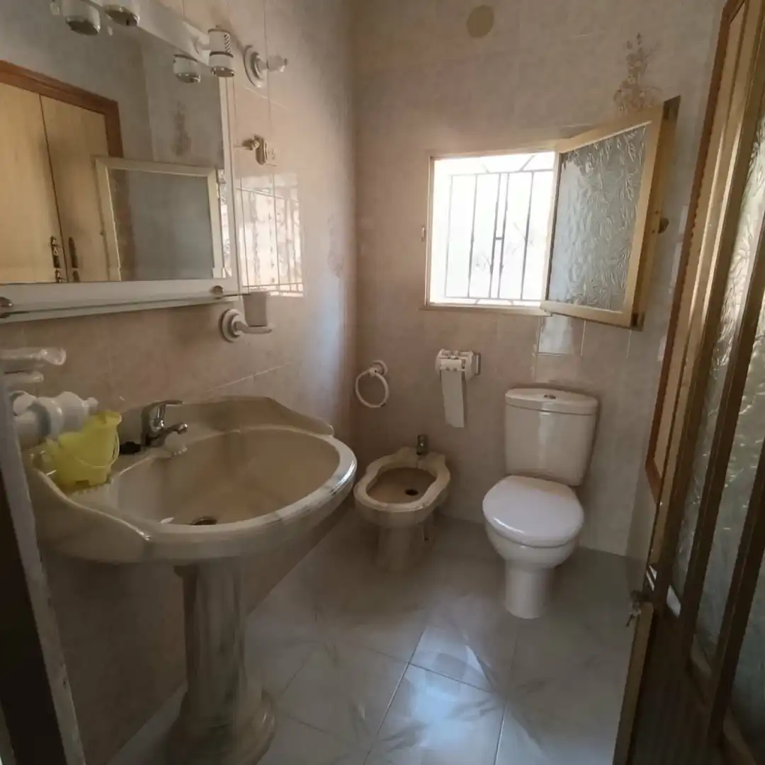 Baño de Finca rústica en venta en Iznájar con Aire acondicionado, Calefacción y Jardín privado