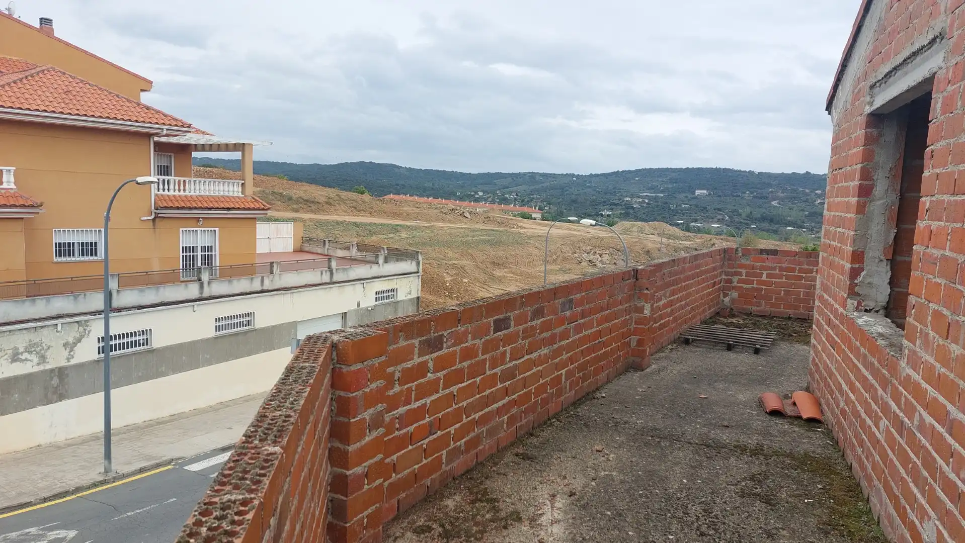 Houses for sale in N/A, -1, Miralvalle - Av. Virgen del Puerto - La Data