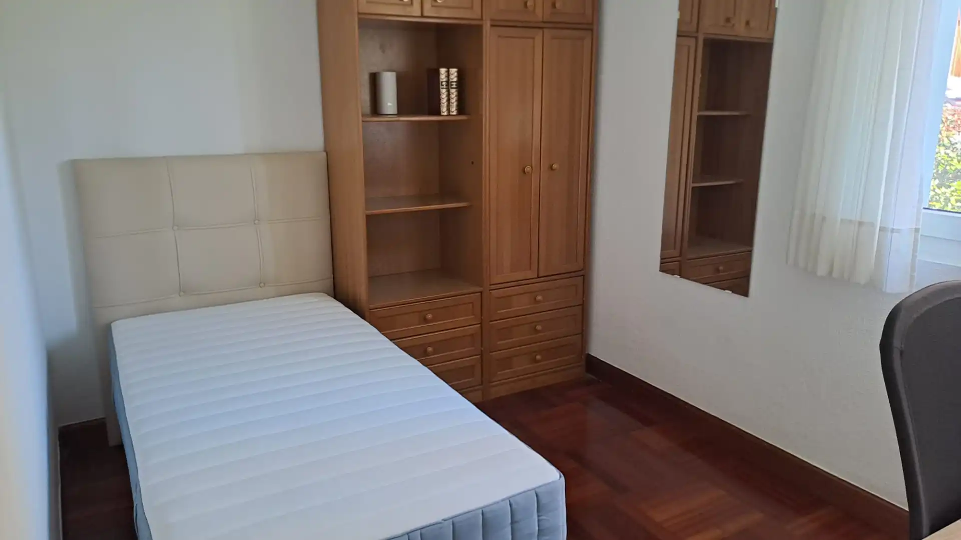 Bedroom of Flat for rent in Bilbao   with Heating, Private garden and Furnished
