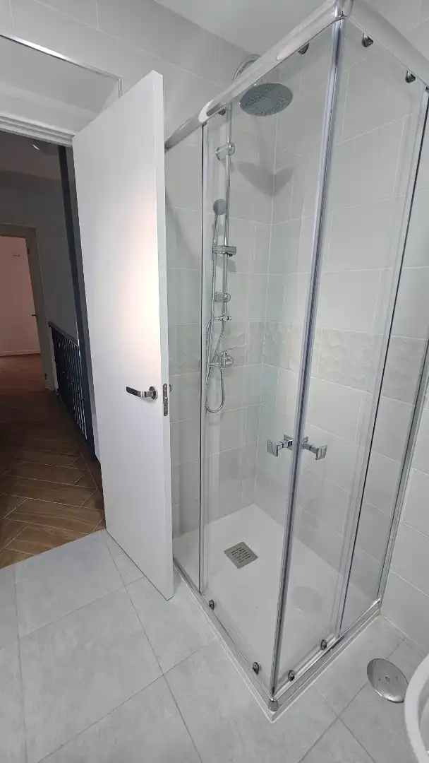 Bany de Casa o xalet en venda en La Algaba amb Aire condicionat, Calefacció i Moblat