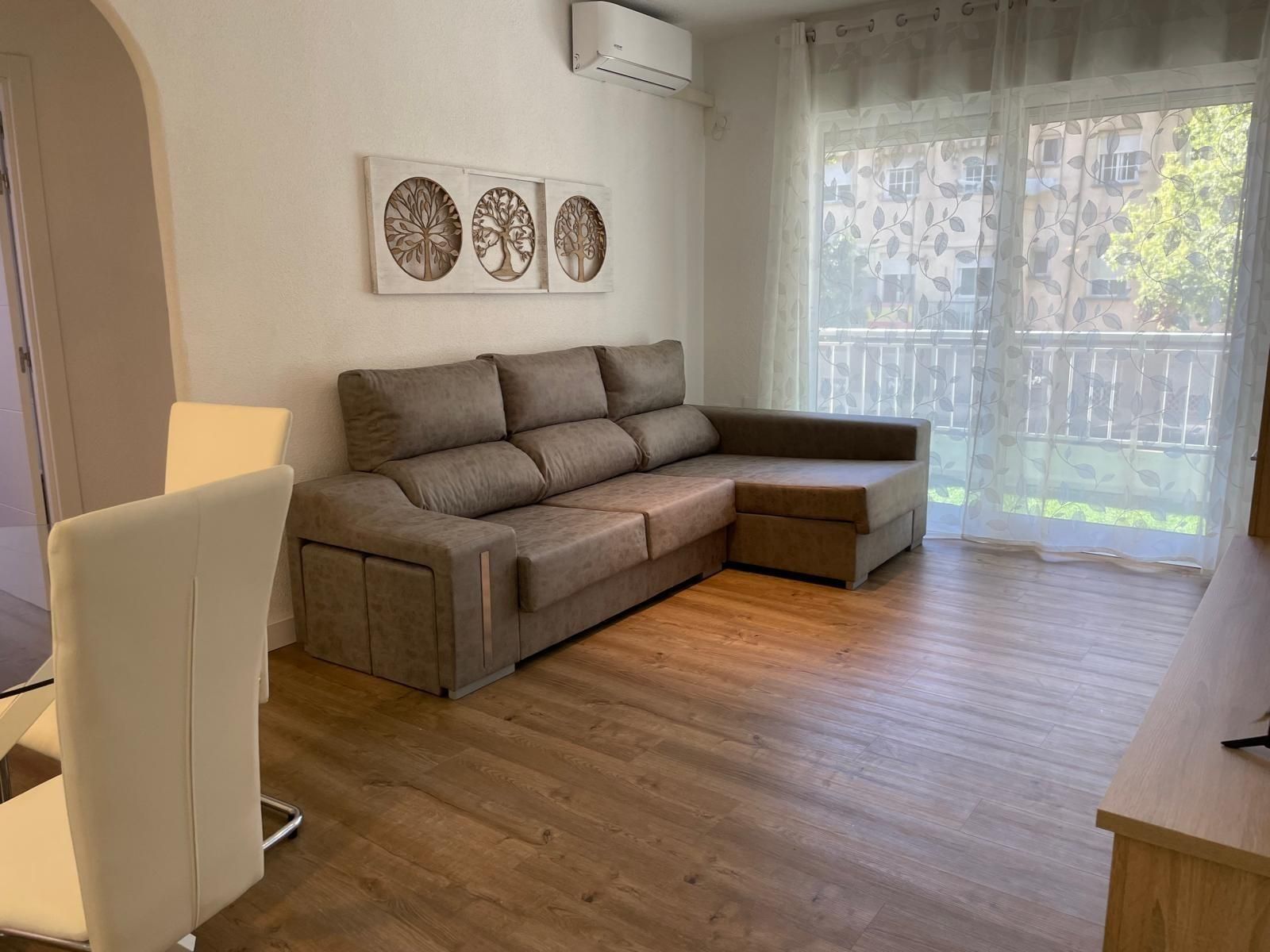 Sala d'estar de Pis de lloguer en Cartagena amb Aire condicionat, Terrassa i Balcó