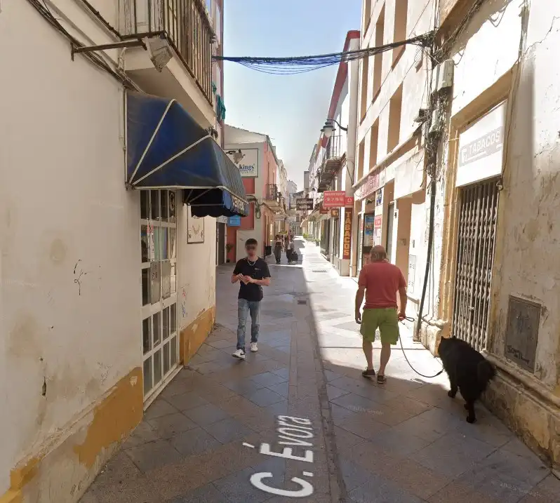 Oficina en venda a EVORA 25