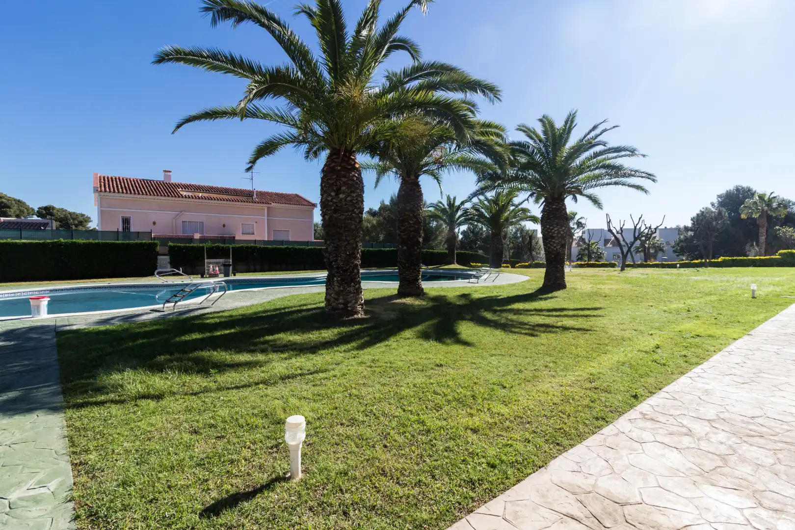 Schwimmbecken von Wohnung zum Verkauf in Salou mit Klimaanlage, Heizung und Ofen