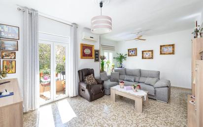 Sala d'estar de Pis en venda en  Granada Capital amb Aire condicionat i Balcó