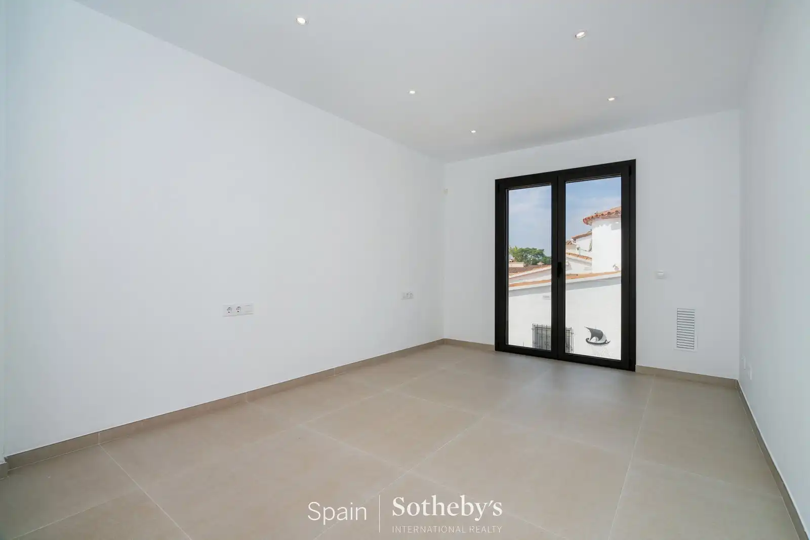 Casa pareada con piscina en venta en Carrer Requesens, imagen 11
