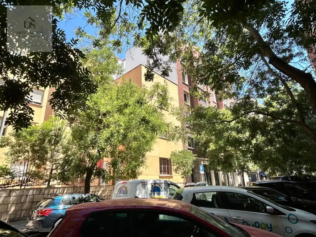 Vista exterior de Piso en venta en Madrid con Terraza