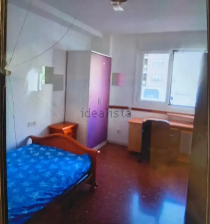 Habitación de Piso de alquiler en Almería con Aire acondicionado y Amueblado
