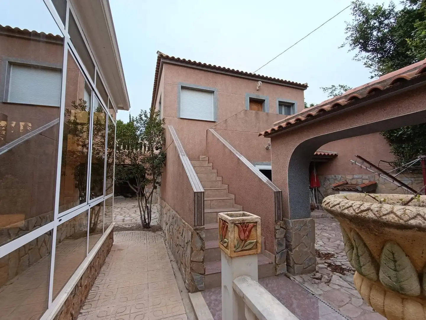 Vista exterior de Casa o xalet en venda en Elche / Elx amb Jardí privat, Terrassa i Traster