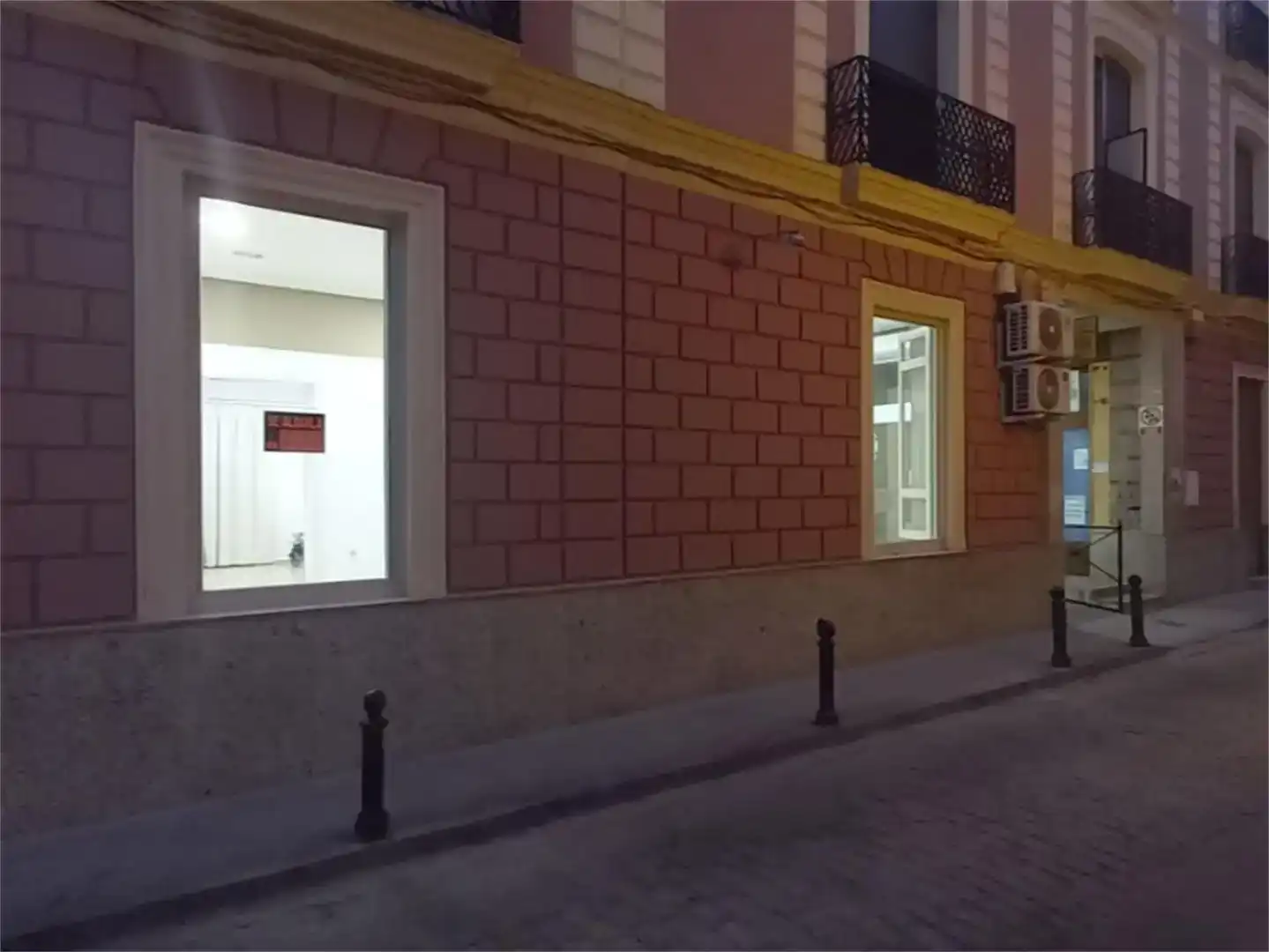 Exterior view of Commercial properties for rent in Marmolejo  with Air Conditioner