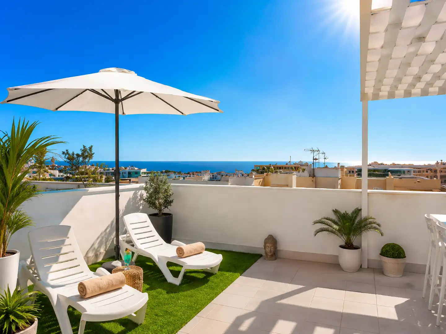 Àtic amb piscina en venda a Estepona Pueblo