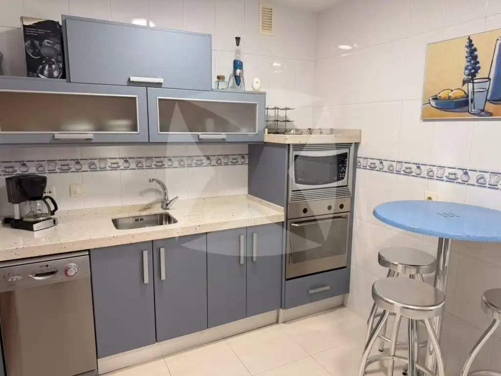 Cuina de Pis de lloguer en Badajoz amb Aire condicionat, Forn i Rentadora