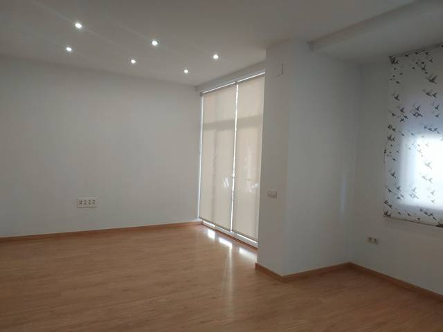 Oficina en Alquiler en Alameda de Colón en Ensanche Centro - Puerto