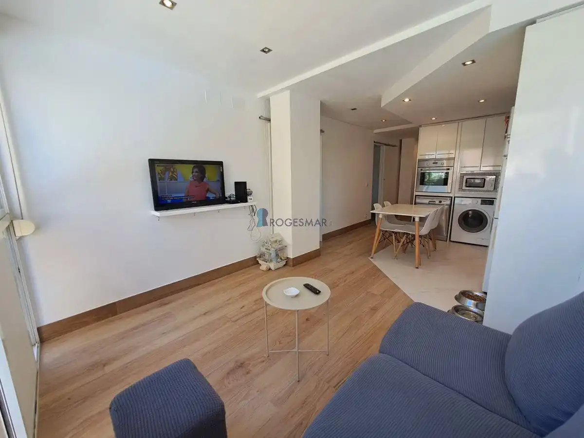 Sala d'estar de Apartament en venda en Benicasim / Benicàssim amb Traster, Moblat i Piscina comunitària