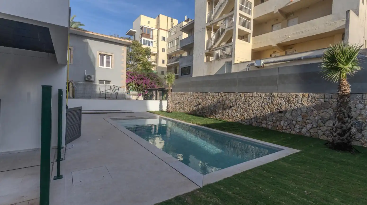 Swimming pool of Attic for sale in  Palma de Mallorca  with Air Conditioner, Terrace and Storage room