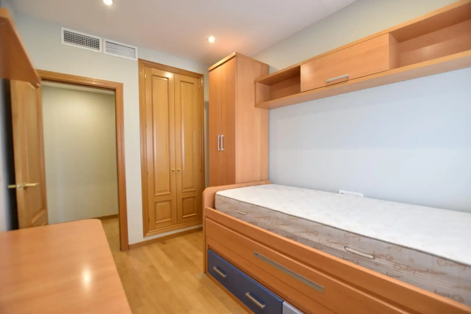 Schlafzimmer von Wohnung zur Miete in Granada mit Klimaanlage, Heizung und Terrasse
