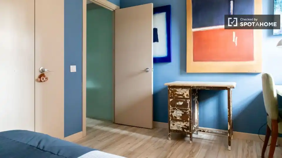 Bedroom of Flat for share in Madrid  with Air Conditioner, Heating and Furnished