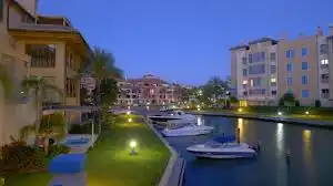 Vista exterior de Edificio en venta en Los Barrios con Alarma