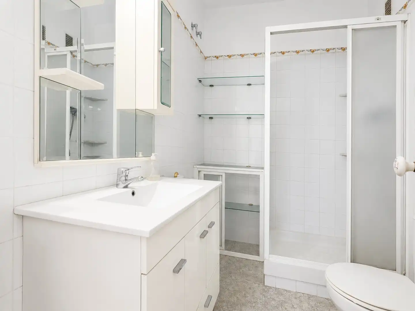 Baño de Piso en venta en Barcelona con Calefacción y Balcón