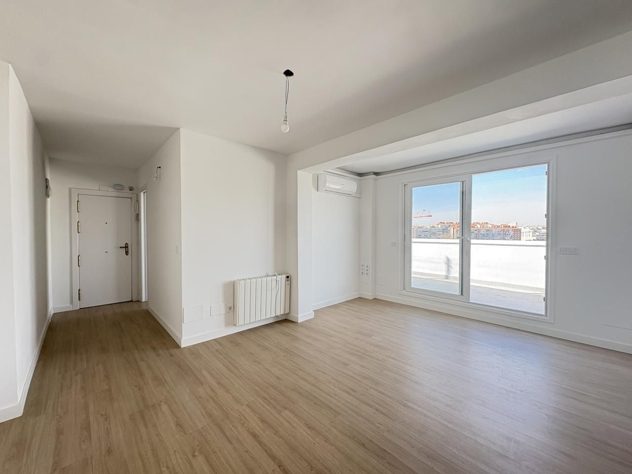 Bedroom of Attic for rent in  Madrid Capital  with Air Conditioner, Heating and Terrace