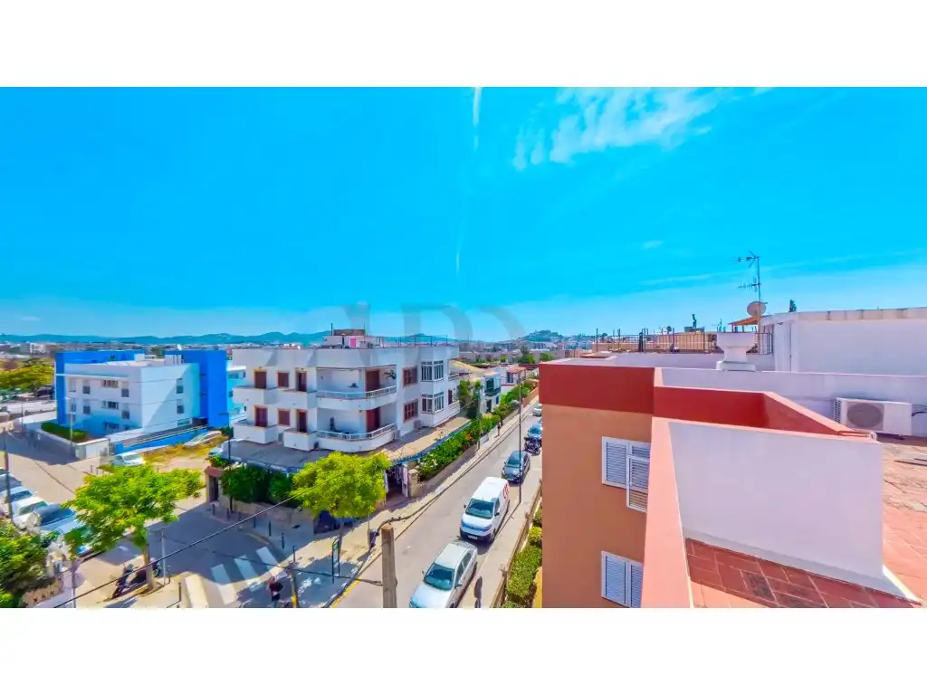 Vista exterior de Àtic en venda en Eivissa amb Terrassa